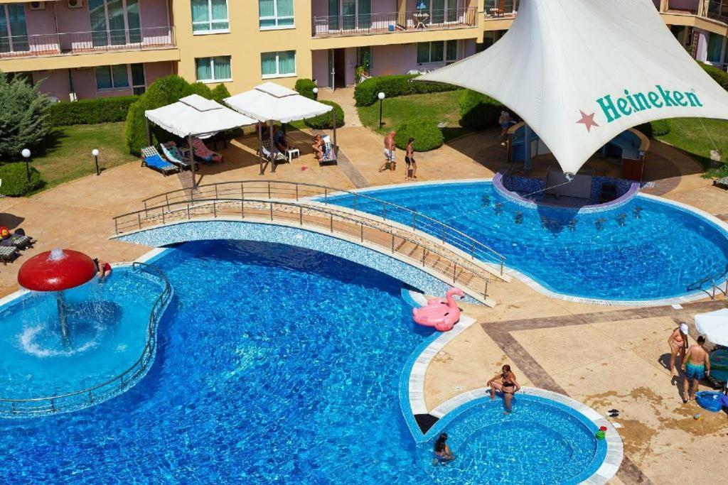 Pollo Resort, Summer Wind Apartaments Pantai Sunny Bagian luar foto