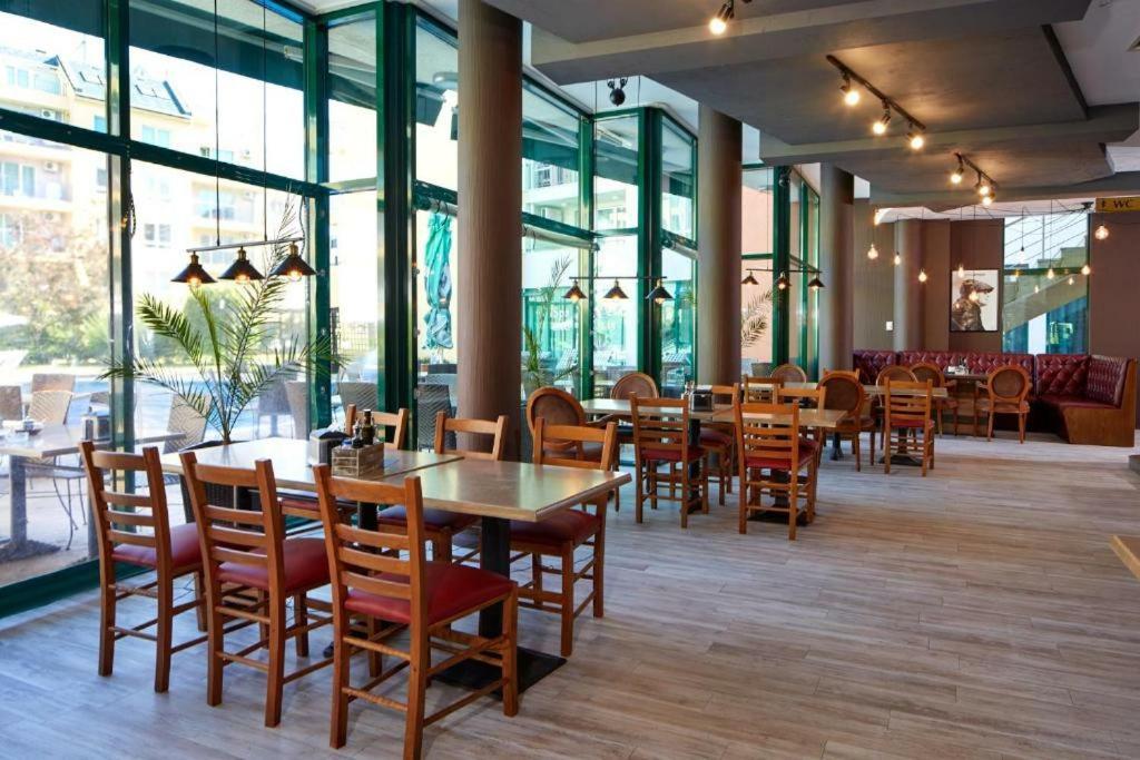 Pollo Resort, Summer Wind Apartaments Pantai Sunny Bagian luar foto