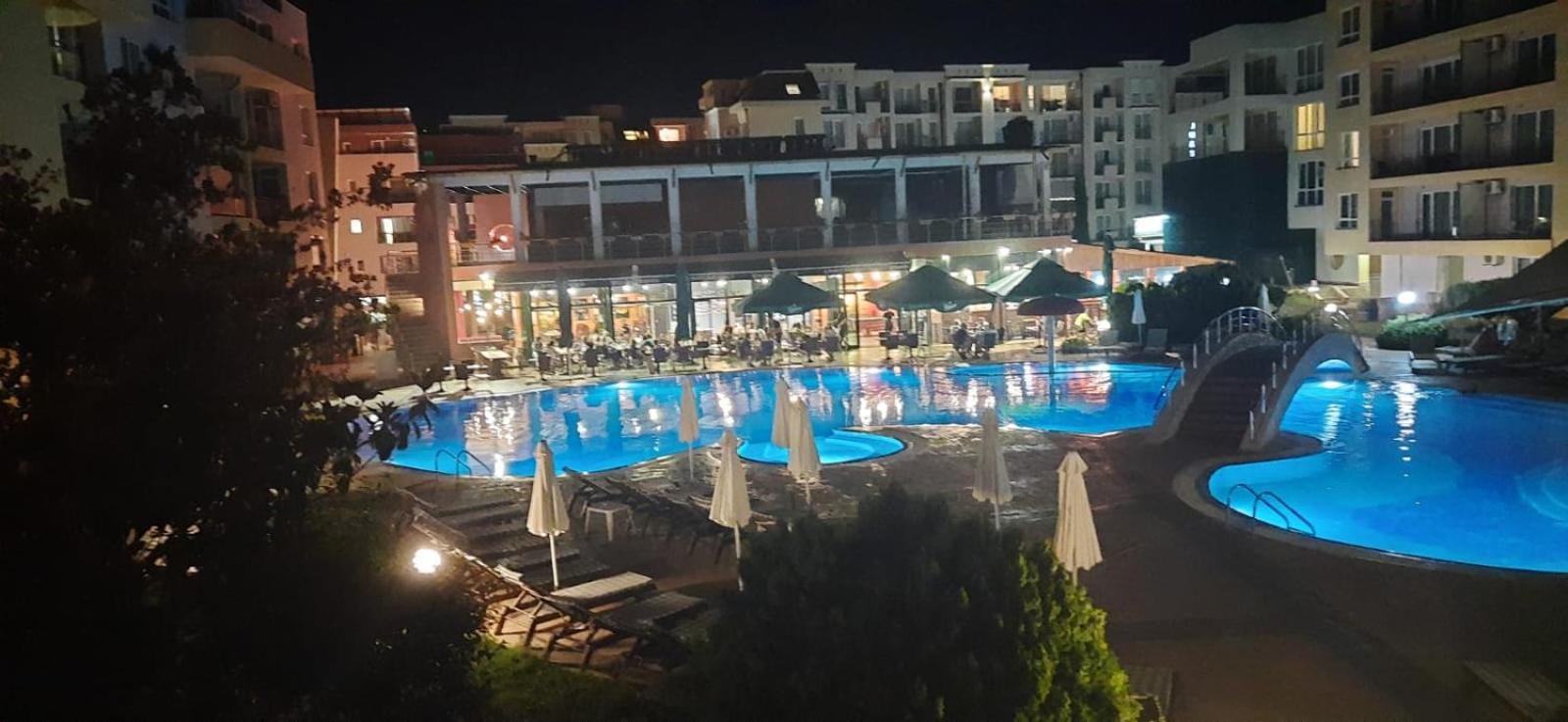 Pollo Resort, Summer Wind Apartaments Pantai Sunny Bagian luar foto